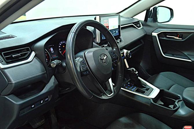 Toyota RAV4 V (XA50) с пробегом 2021 года, цена 3 499 000 рублей, 43000 км, внедорожник, Автокод Объявления