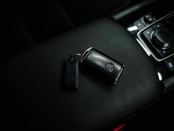 Mazda 3 IV (BP) с пробегом 2019 года, цена 1 710 000 рублей, 57889 км, хэтчбек, Автокод Объявления