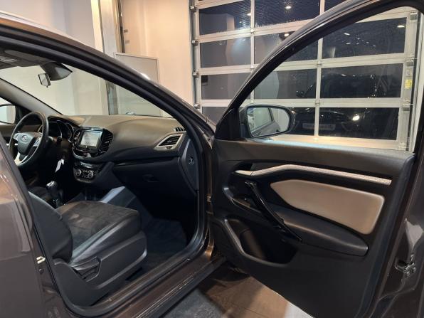 Lada (ВАЗ) Vesta I с пробегом 2018 года, цена 999 000 рублей, 144228 км, универсал, Автокод Объявления