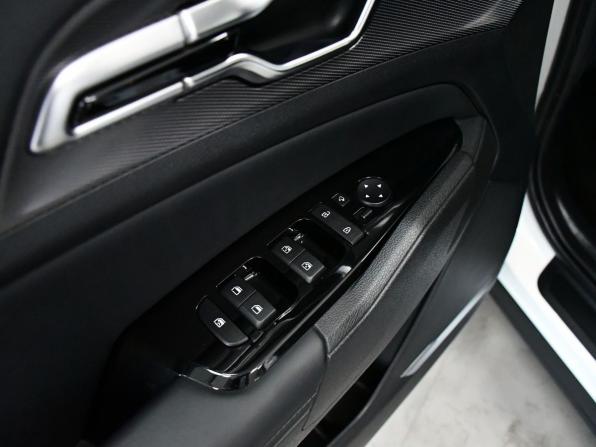 Kia Sportage V с пробегом 2022 года, цена 3 657 000 рублей, 52000 км, внедорожник, Автокод Объявления