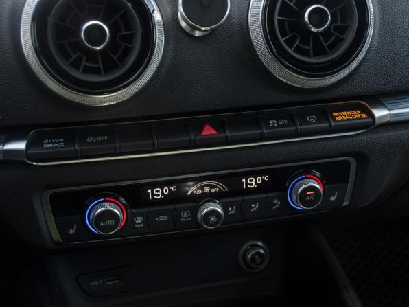 Audi A3 III (8V) Рестайлинг с пробегом 2019 года, цена 2 100 000 рублей, 76458 км, седан, Автокод Объявления