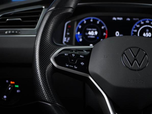 Volkswagen Tiguan II Рестайлинг с пробегом 2021 года, цена 3 899 046 рублей, 62314 км, внедорожник, Автокод Объявления