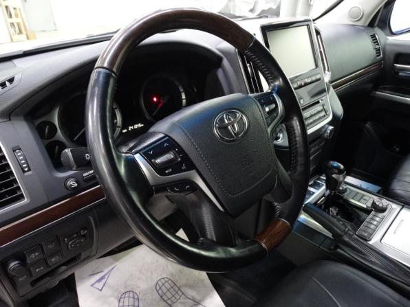 Toyota Land Cruiser 200 Series Рестайлинг 2 с пробегом 2016 года, цена 4 369 000 рублей, 241042 км, внедорожник, Автокод Объявления