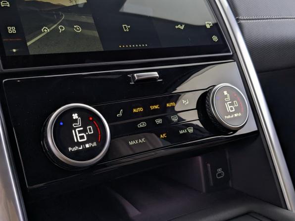 Land Rover Discovery V Рестайлинг с пробегом 2024 года, цена 9 270 000 рублей, 64000 км, внедорожник, Автокод Объявления
