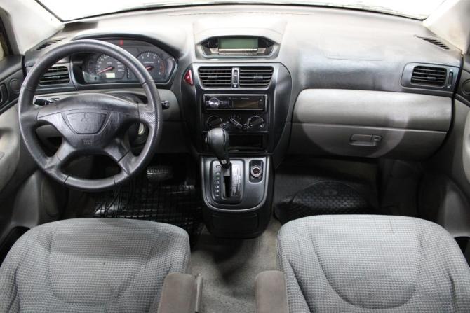 Mitsubishi Space Wagon III с пробегом 2001 года, цена 350 000 рублей, 365371 км, минивэн, Автокод Объявления