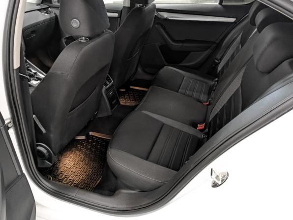 Skoda Octavia III (A7) Рестайлинг с пробегом 2019 года, цена 1 599 000 рублей, 126000 км, лифтбек, Автокод Объявления
