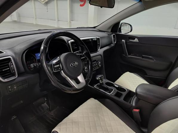 Kia Sportage IV Рестайлинг с пробегом 2018 года, цена 2 320 000 рублей, 93601 км, внедорожник, Автокод Объявления