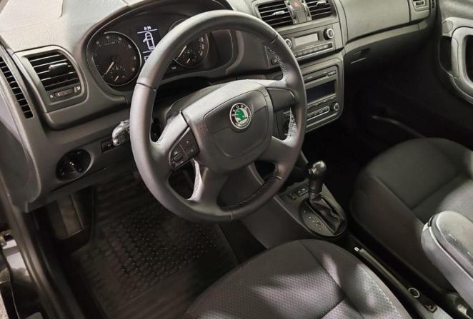 Skoda Fabia II Рестайлинг с пробегом 2011 года, цена 750 000 рублей, 165000 км, хэтчбек, Автокод Объявления