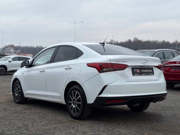 Hyundai Solaris II Рестайлинг с пробегом 2021 года, цена 970 000 рублей, 272000 км, седан, Автокод Объявления
