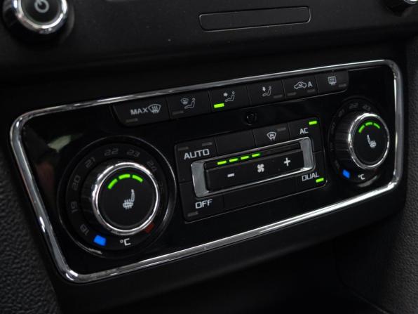 Skoda Superb II с пробегом 2010 года, цена 1 170 000 рублей, 202683 км, лифтбек, Автокод Объявления
