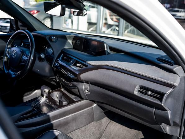 Lexus UX I с пробегом 2020 года, цена 2 700 000 рублей, 65500 км, внедорожник, Автокод Объявления