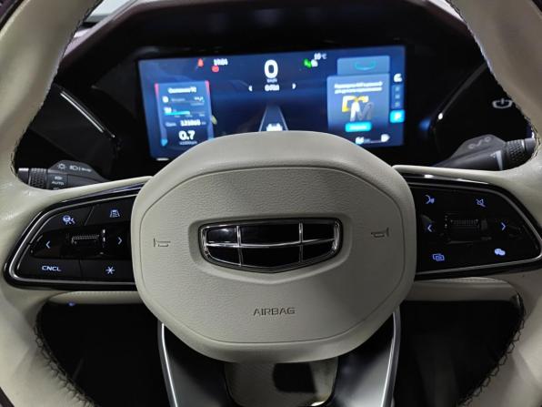 Geely Monjaro I с пробегом 2023 года, цена 2 730 000 рублей, 121046 км, внедорожник, Автокод Объявления