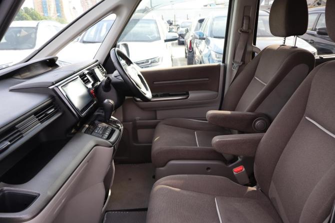 Honda Stepwgn V с пробегом 2017 года, цена 1 549 000 рублей, 235000 км, минивэн, Автокод Объявления