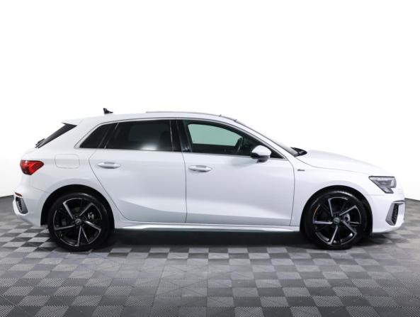 Audi A3 IV (8Y) с пробегом 2021 года, цена 3 073 000 рублей, 47780 км, хэтчбек, Автокод Объявления
