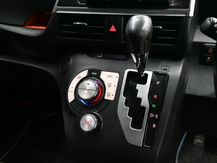 Toyota Sienta II Рестайлинг Екатеринбург  - изображение 15