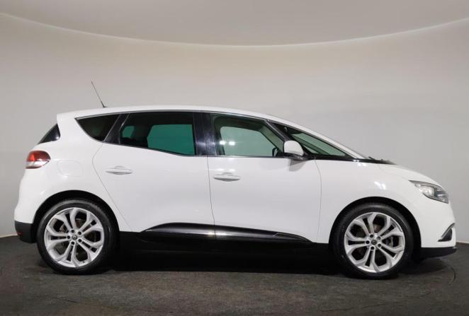 Renault Scenic IV с пробегом 2019 года, цена 1 550 000 рублей, 222698 км, компактвэн, Автокод Объявления
