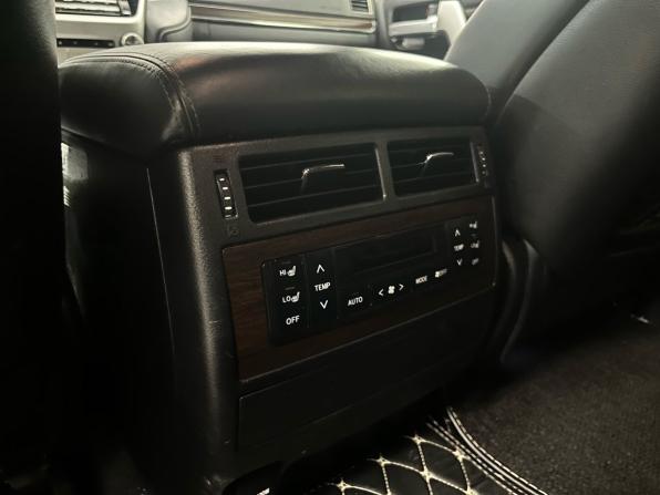 Toyota Land Cruiser 200 Series Рестайлинг 2 с пробегом 2018 года, цена 6 425 000 рублей, 153776 км, внедорожник, Автокод Объявления