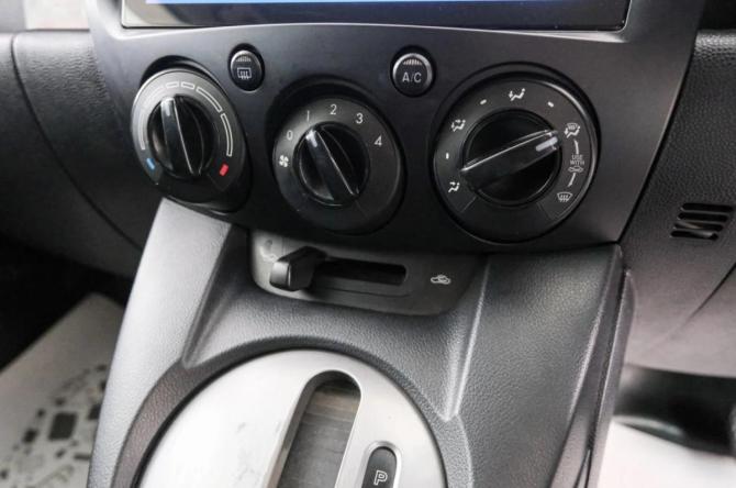 Mazda Demio III (DE) с пробегом 2009 года, цена 649 000 рублей, 172468 км, хэтчбек, Автокод Объявления