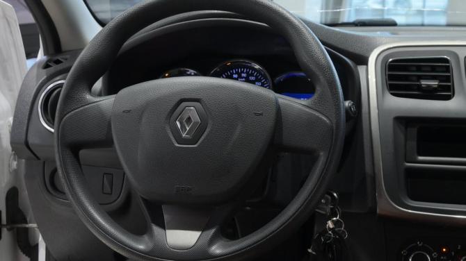 Renault Logan II с пробегом 2018 года, цена 830 000 рублей, 52000 км, седан, Автокод Объявления