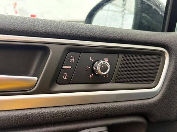 Volkswagen Touareg II с пробегом 2011 года, цена 1 695 000 рублей, 270000 км, внедорожник, Автокод Объявления
