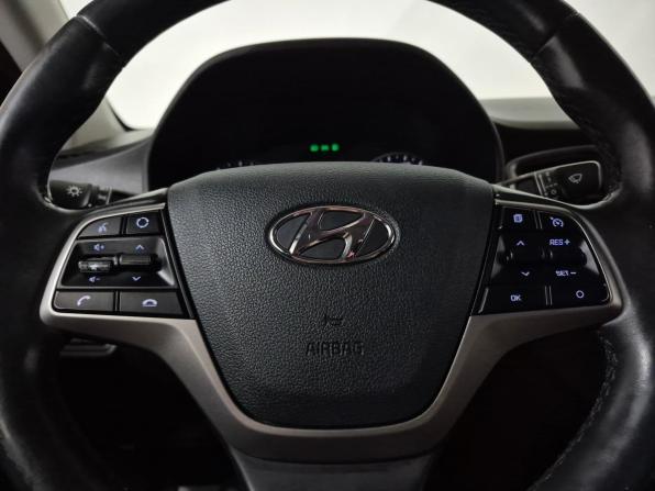 Hyundai Solaris II с пробегом 2018 года, цена 1 490 000 рублей, 56547 км, седан, Автокод Объявления