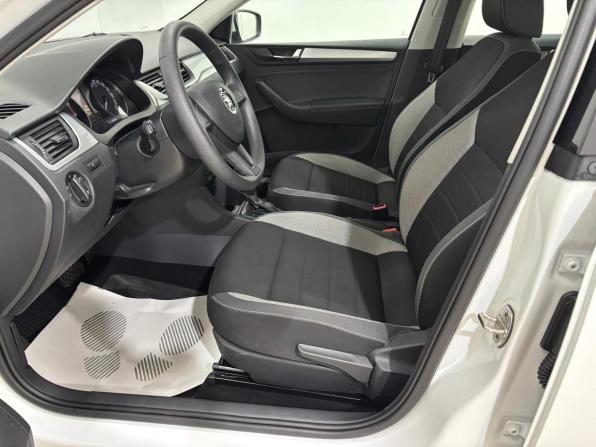 Skoda Rapid I Рестайлинг с пробегом 2019 года, цена 1 545 000 рублей, 19152 км, лифтбек, Автокод Объявления