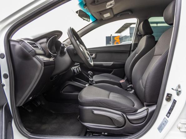 Kia Rio III Рестайлинг с пробегом 2016 года, цена 998 000 рублей, 80348 км, седан, Автокод Объявления