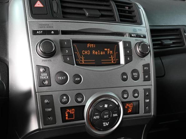 Toyota Verso I с пробегом 2011 года, цена 1 129 000 рублей, 189940 км, компактвэн, Автокод Объявления