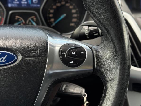 Ford Focus III с пробегом 2012 года, цена 905 000 рублей, 171242 км, хэтчбек, Автокод Объявления