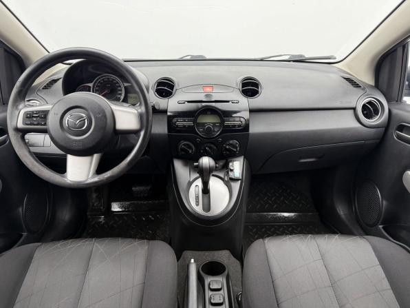 Mazda 2 II Рестайлинг (DE2) с пробегом 2012 года, цена 675 000 рублей, 233124 км, хэтчбек, Автокод Объявления
