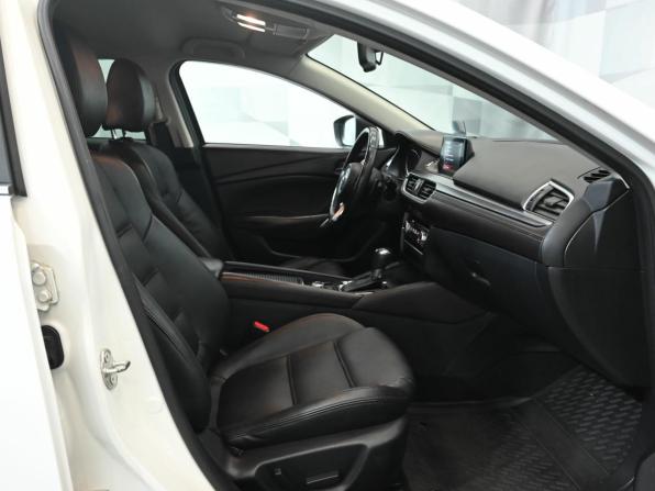 Mazda 6 III (GJ) Рестайлинг с пробегом 2018 года, цена 2 300 000 рублей, 85231 км, седан, Автокод Объявления