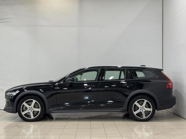 Volvo V60 Cross Country II с пробегом 2021 года, цена 3 549 000 рублей, 119000 км, универсал, Автокод Объявления