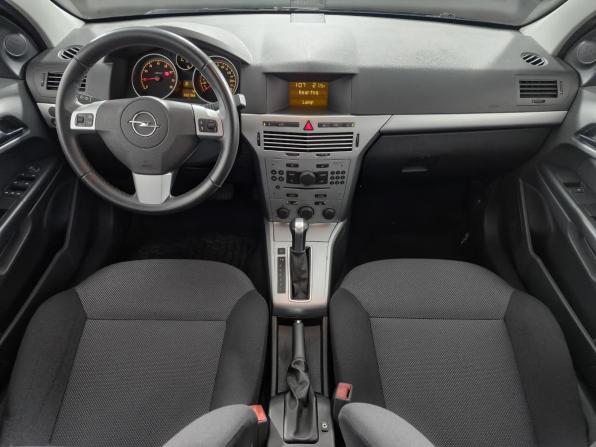 Opel Astra H Рестайлинг с пробегом 2011 года, цена 639 000 рублей, 142768 км, седан, Автокод Объявления