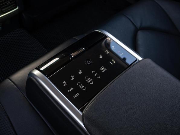 Toyota Camry VIII (XV70) с пробегом 2019 года, цена 3 570 000 рублей, 61791 км, седан, Автокод Объявления