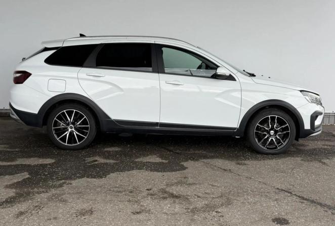 Lada (ВАЗ) Vesta I Рестайлинг (NG) с пробегом 2024 года, цена 1 435 000 рублей, 61038 км, универсал, Автокод Объявления