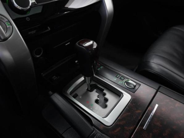 Toyota Land Cruiser 200 Series Рестайлинг 1 с пробегом 2015 года, цена 3 599 051 рубль, 488161 км, внедорожник, Автокод Объявления