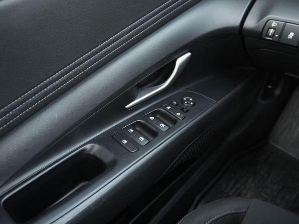 Hyundai Elantra VII (CN7) с пробегом 2022 года, цена 2 288 800 рублей, 39025 км, седан, Автокод Объявления