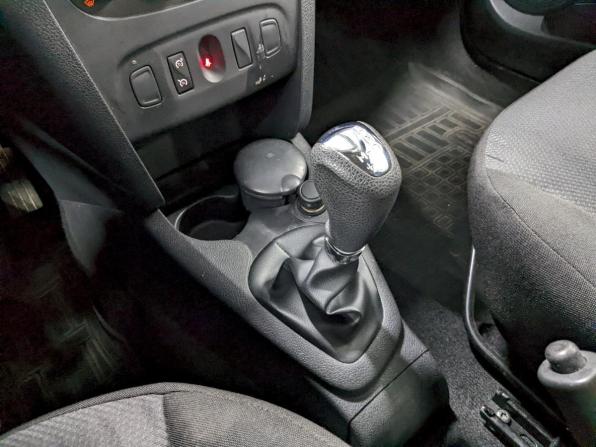Renault Sandero II с пробегом 2015 года, цена 780 000 рублей, 90700 км, хэтчбек, Автокод Объявления