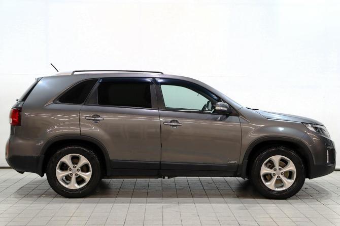 Kia Sorento II Рестайлинг с пробегом 2018 года, цена 1 820 000 рублей, 175000 км, внедорожник, Автокод Объявления
