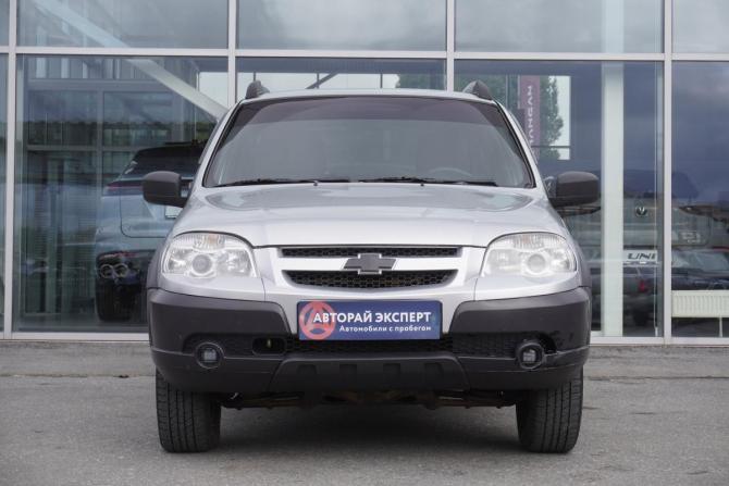 Chevrolet Niva I Рестайлинг с пробегом 2017 года, цена 644 000 рублей, 160110 км, внедорожник, Автокод Объявления