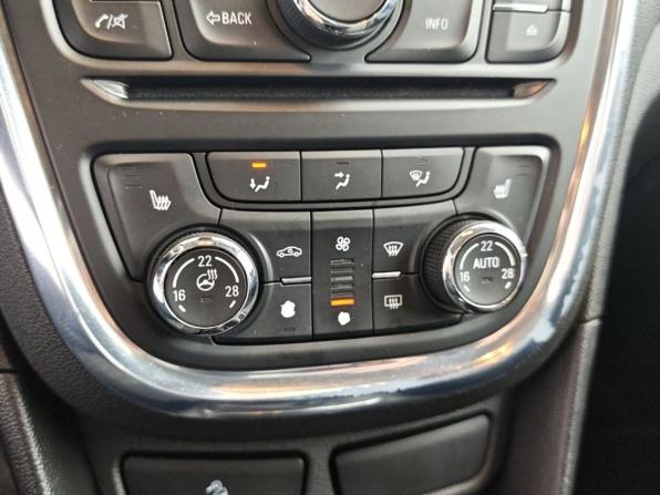 Opel Mokka I с пробегом 2012 года, цена 998 000 рублей, 227500 км, внедорожник, Автокод Объявления