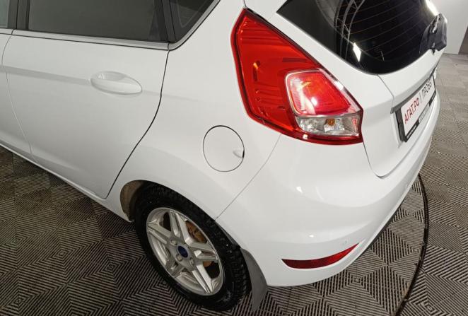 Ford Fiesta Mk6 Рестайлинг с пробегом 2015 года, цена 900 000 рублей, 74974 км, хэтчбек, Автокод Объявления