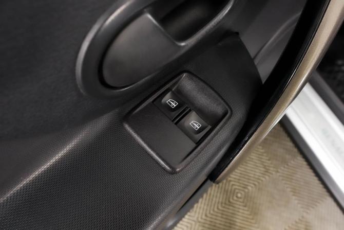 Renault Sandero II Рестайлинг с пробегом 2021 года, цена 1 279 000 рублей, 116000 км, хэтчбек, Автокод Объявления