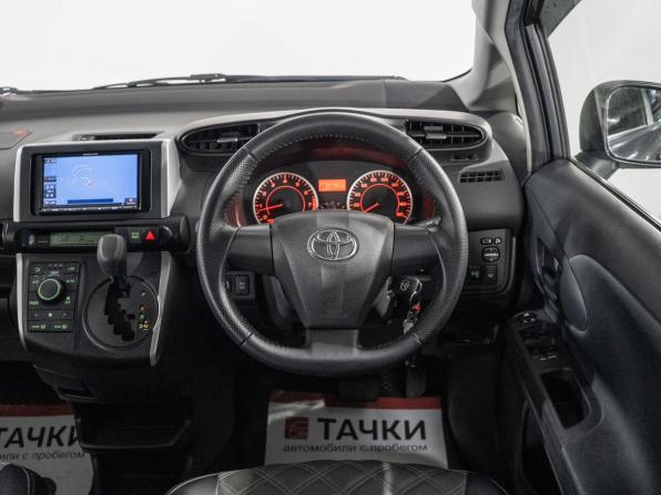Toyota Wish II Рестайлинг с пробегом 2017 года, цена 1 499 000 рублей, 123565 км, минивэн, Автокод Объявления