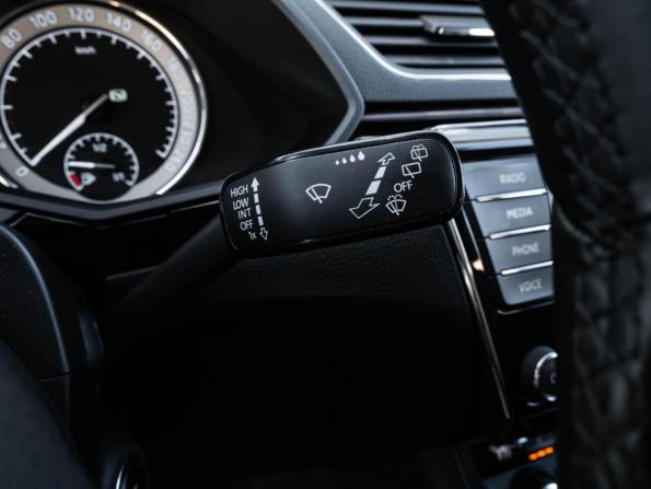Skoda Superb III с пробегом 2016 года, цена 1 960 000 рублей, 221371 км, универсал, Автокод Объявления