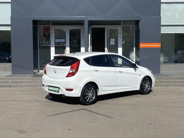Hyundai Solaris I с пробегом 2014 года, цена 735 000 рублей, 157400 км, хэтчбек, Автокод Объявления