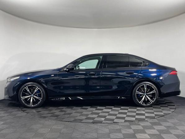 BMW 5 серии VIII (G60/G61/G68) с пробегом 2024 года, цена 8 349 000 рублей, 19890 км, седан, Автокод Объявления