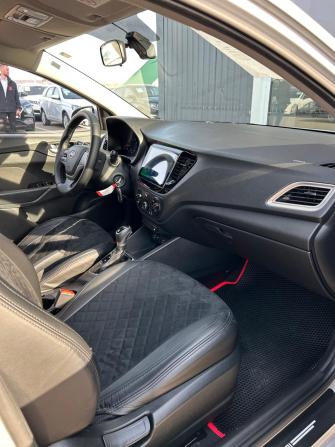 Hyundai Solaris II Рестайлинг с пробегом 2022 года, цена 1 730 000 рублей, 61590 км, седан, Автокод Объявления