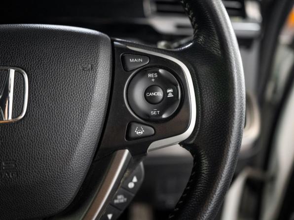 Honda Stepwgn V Рестайлинг с пробегом 2018 года, цена 2 290 000 рублей, 71529 км, минивэн, Автокод Объявления