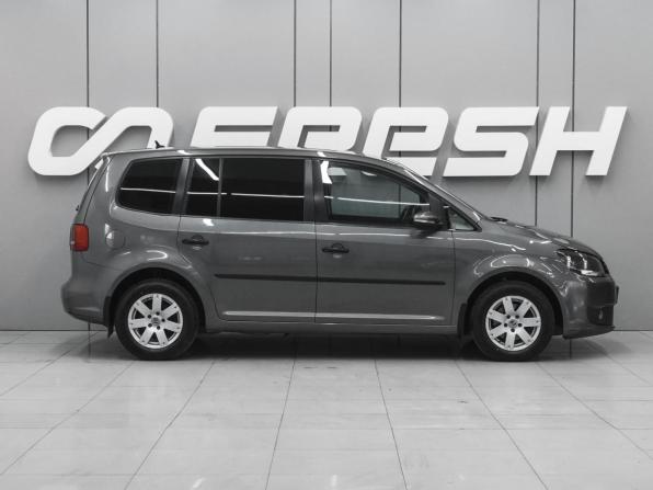 Volkswagen Touran I Рестайлинг 2 с пробегом 2011 года, цена 1 179 000 рублей, 140161 км, компактвэн, Автокод Объявления